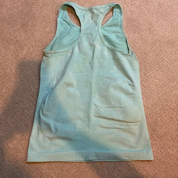 Gymshark women’s tank - Picture 4 of 4
